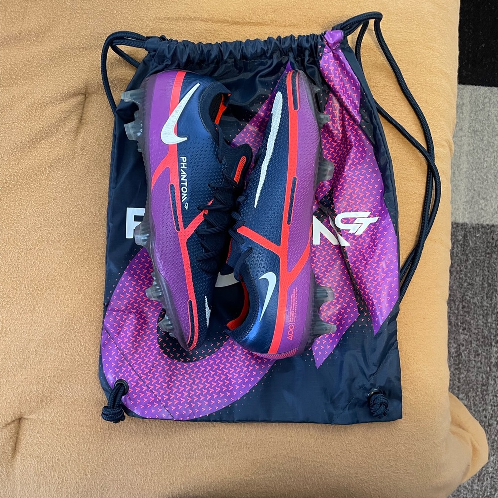 Nike Phantom GT2 Elite FG Soccer Cleats